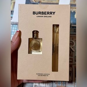 Burberry Goddess Giftset.
New in box